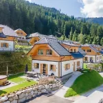 Alpenjoy Holiday home *